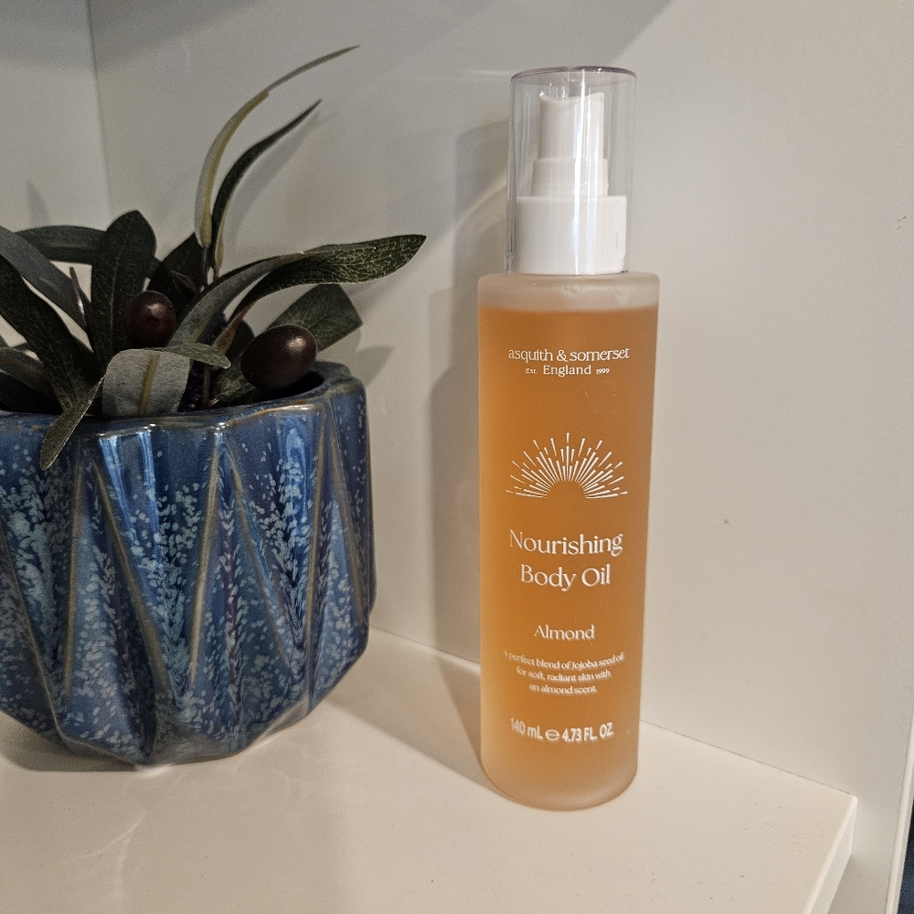 Asquith & Somerset England Nourishing Almond Scented Body Oil Spray 4.73 NEW
